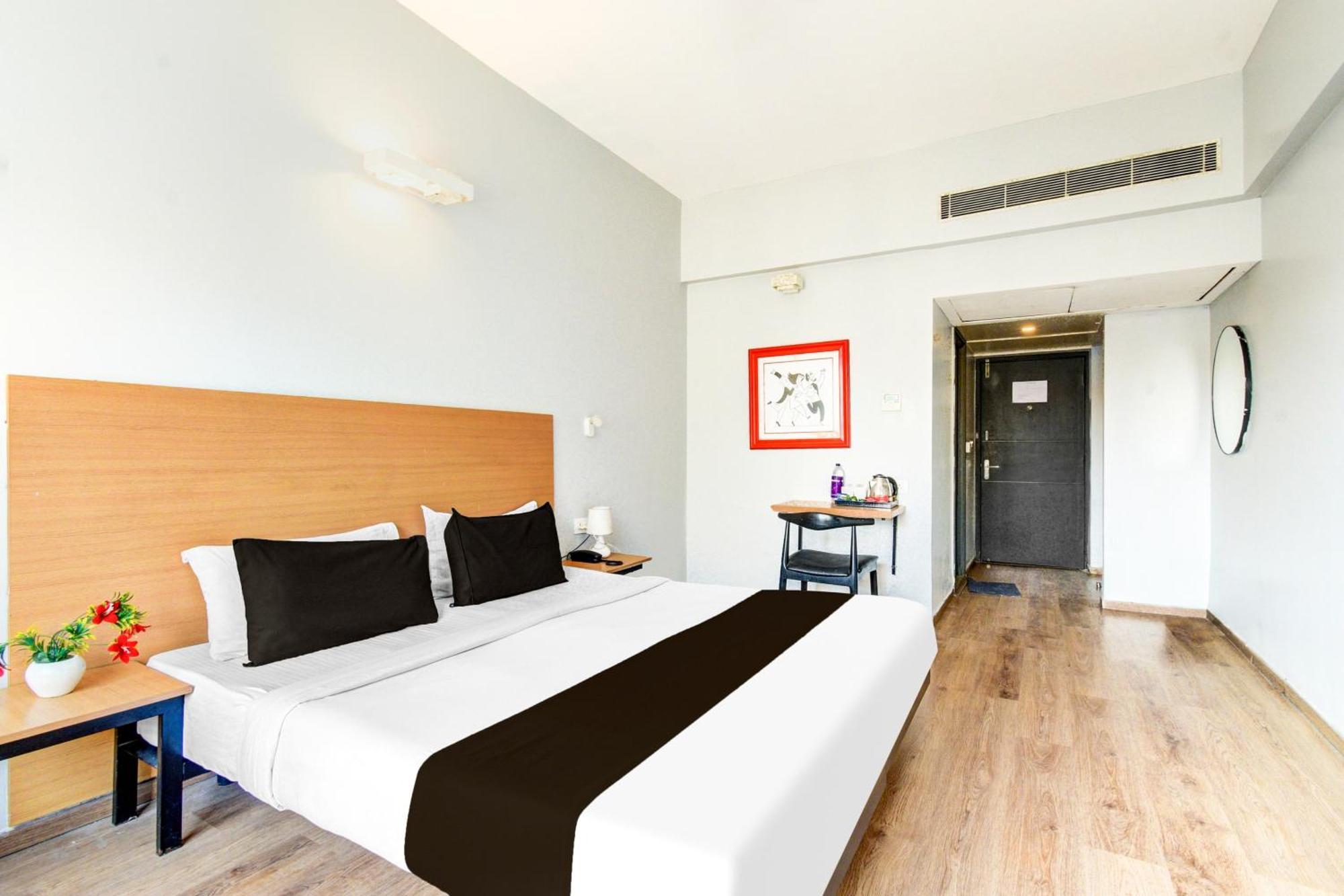 Super Townhouse Lakdikapul Hotel Hyderabad Exterior foto