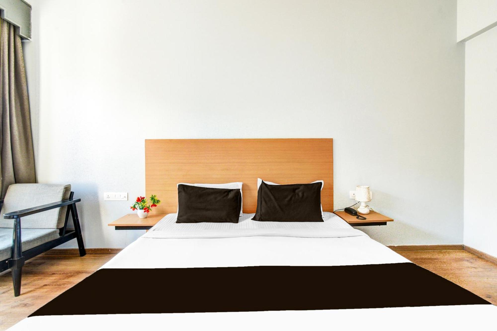 Super Townhouse Lakdikapul Hotel Hyderabad Exterior foto