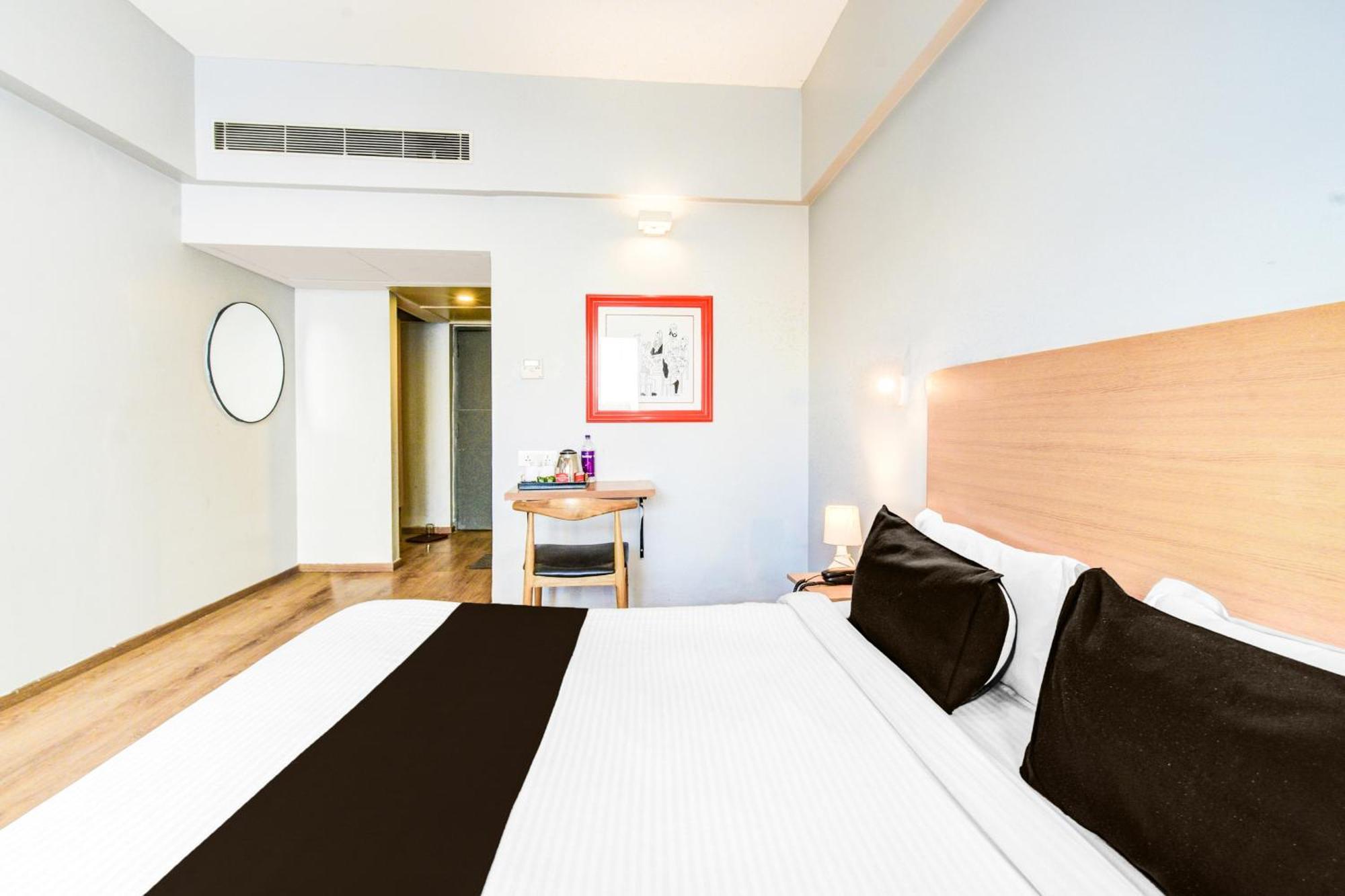 Super Townhouse Lakdikapul Hotel Hyderabad Exterior foto
