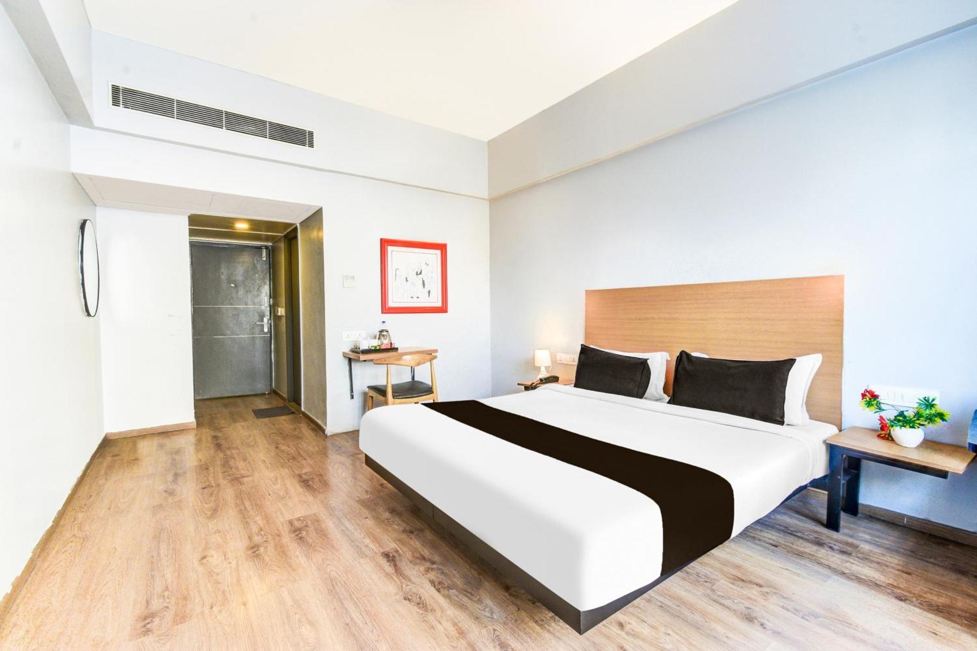 Super Townhouse Lakdikapul Hotel Hyderabad Exterior foto